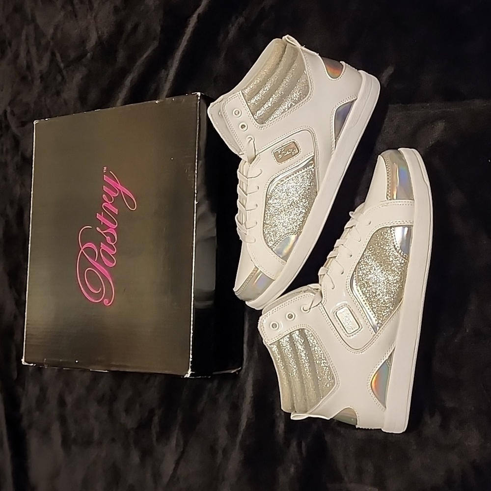Pastry Women's sz 10 Sweet Court white silver Mid Sneakers NIB